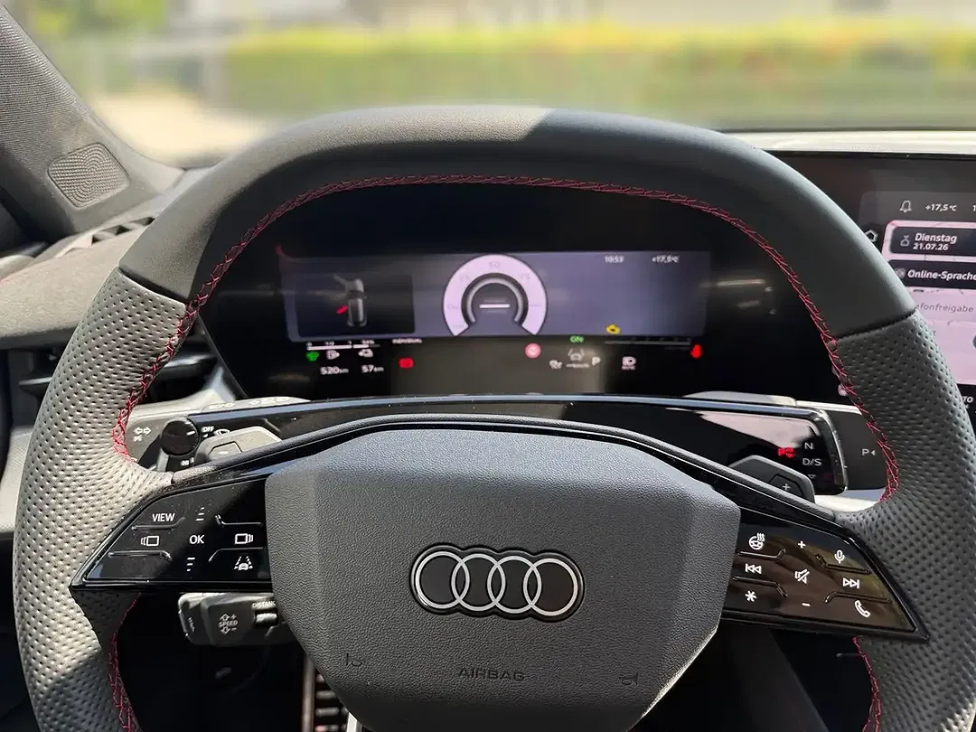 Audi Q3 S tronic - Thumbnail 16