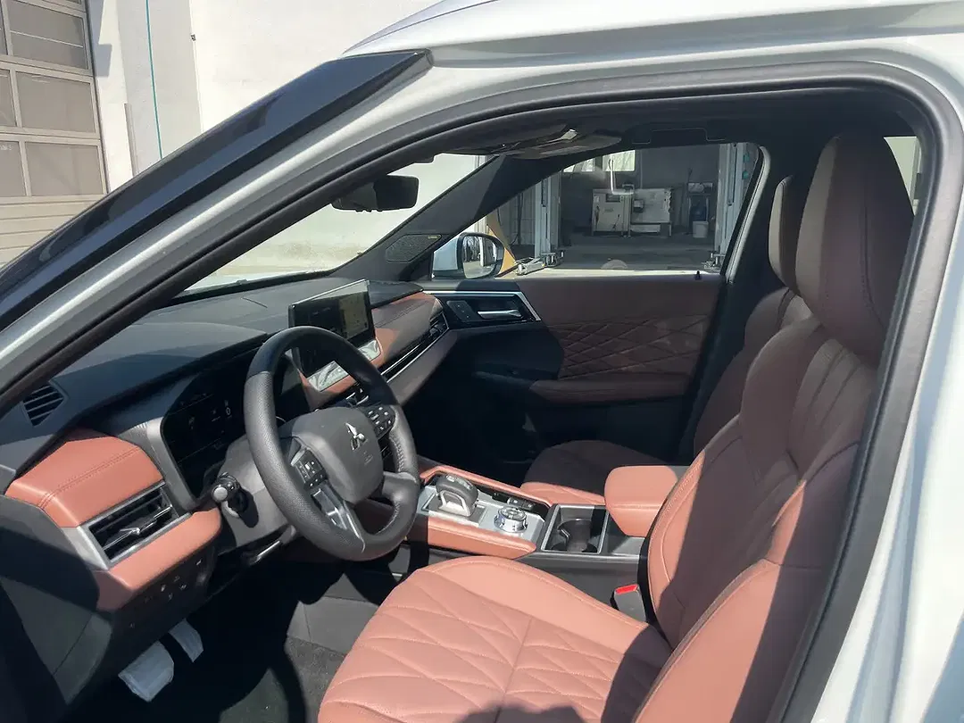 Mitsubishi Outlander 2.4 PHEV Hybrid Top Luxury - Thumbnail 9