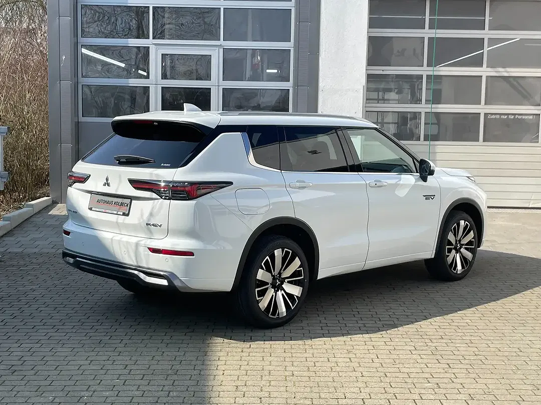 Mitsubishi Outlander 2.4 PHEV Hybrid Top Luxury - Thumbnail 3