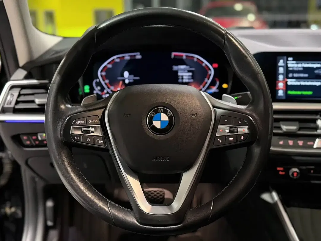 BMW 320 Sport Line - Thumbnail 19