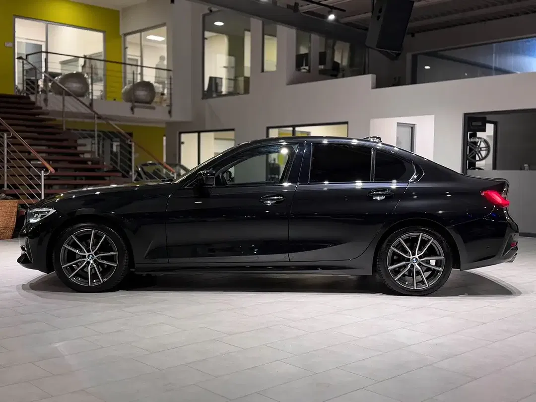 BMW 320 Sport Line - Thumbnail 2