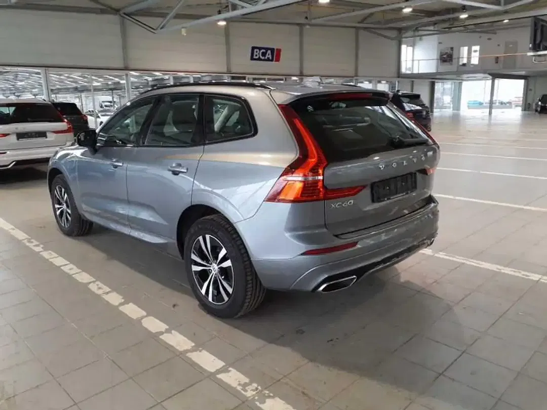 Volvo XC60 T6 AWD Recharge R-Design - Thumbnail 4