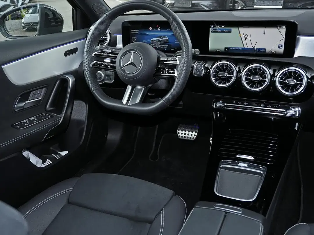 Mercedes-Benz A 200 AMG MBUX Night - Thumbnail 11