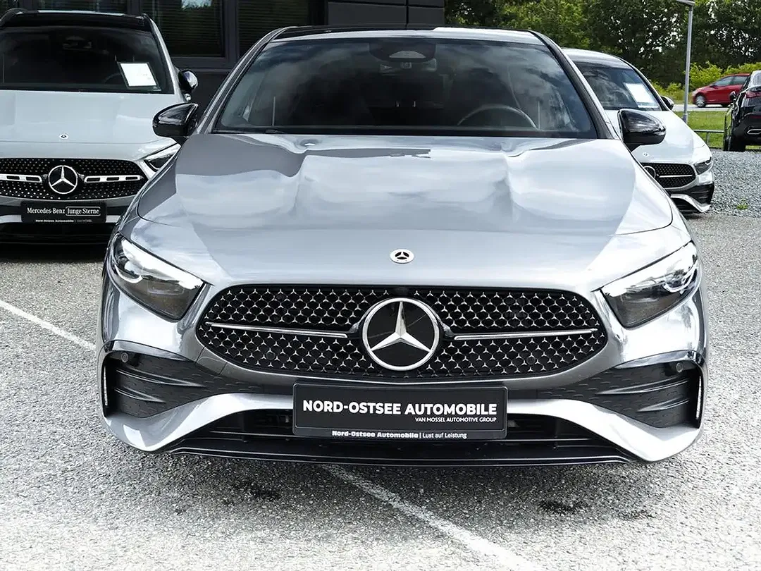 Mercedes-Benz A 200 AMG MBUX Night - Thumbnail 4