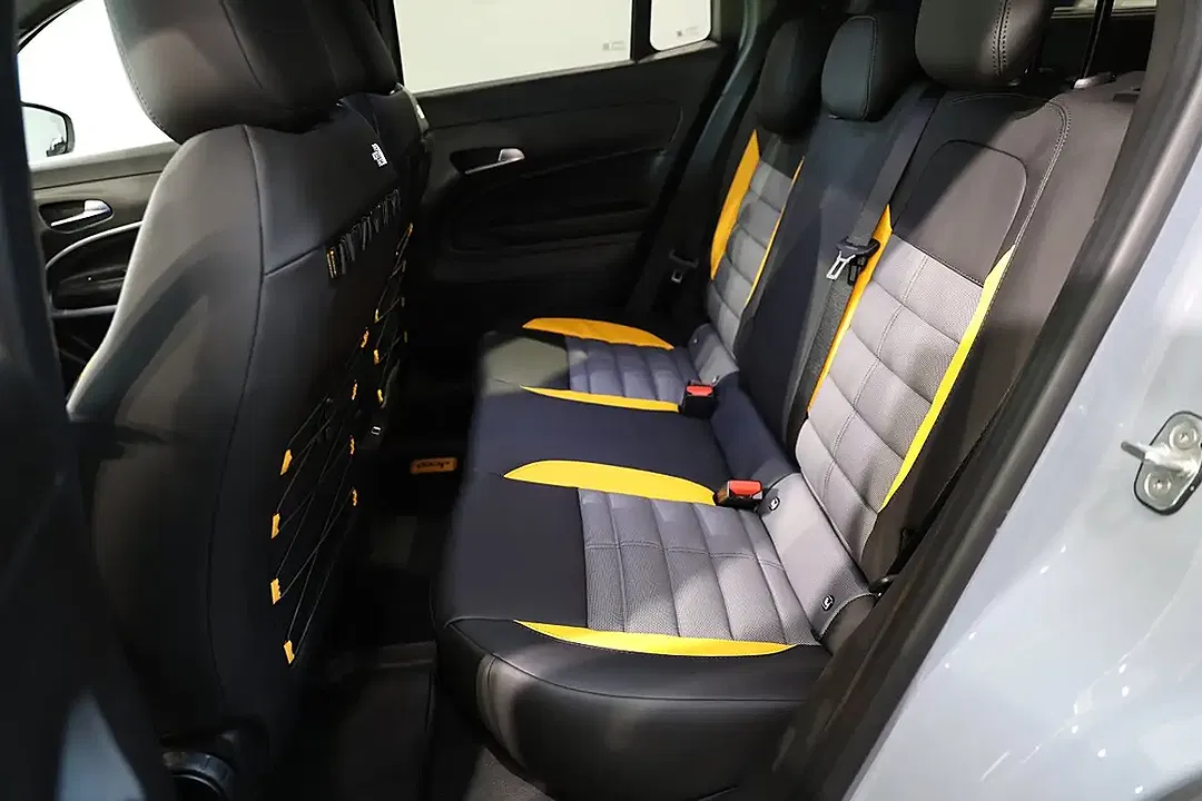 Jeep Avenger 1.2 e-Hybrid DCT 4xe The North Face - Thumbnail 11