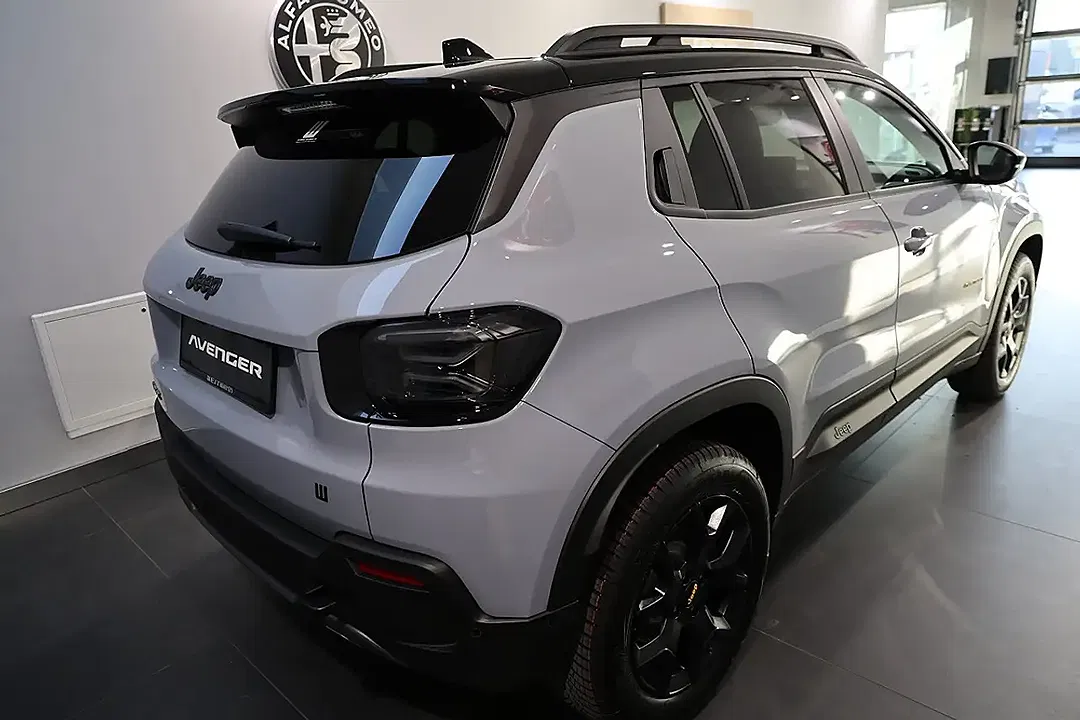 Jeep Avenger 1.2 e-Hybrid DCT 4xe The North Face - Thumbnail 5