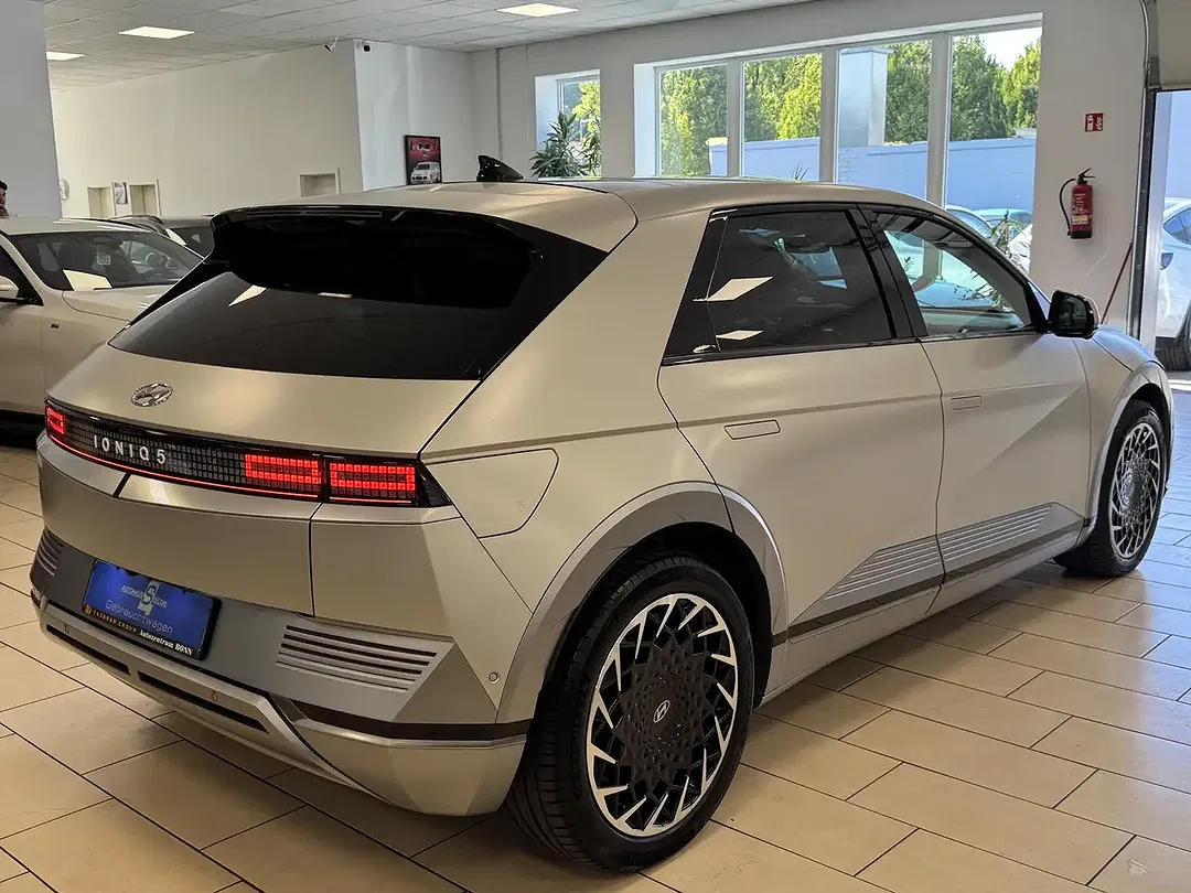 Hyundai IONIQ 5 UNIQ - Thumbnail 5