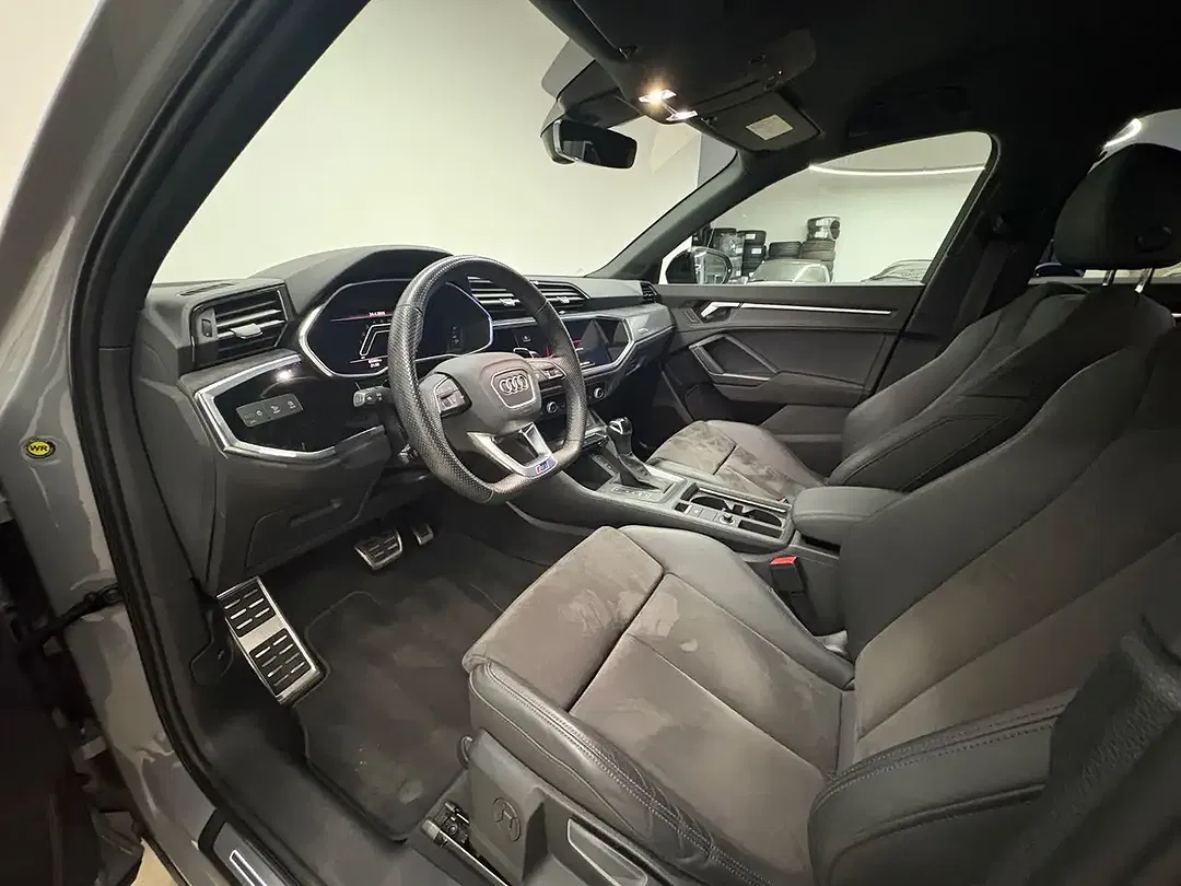 Audi RS Q3 2.5 TFSI quattro - Thumbnail 11