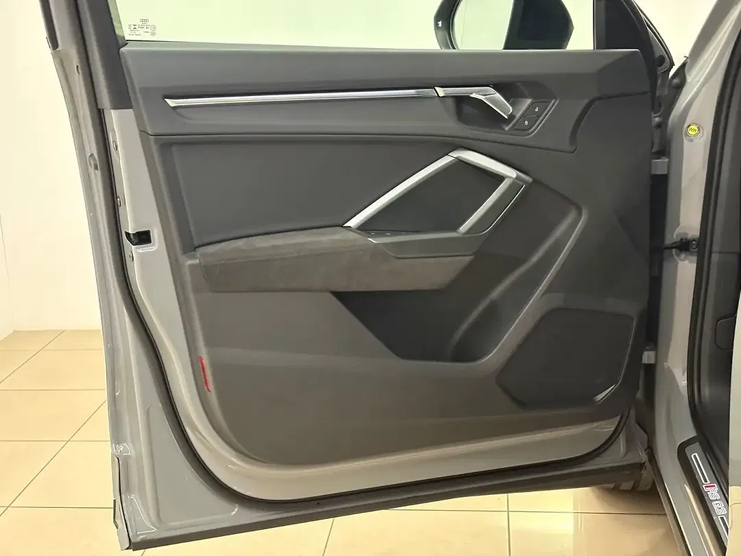 Audi RS Q3 2.5 TFSI quattro - Thumbnail 14