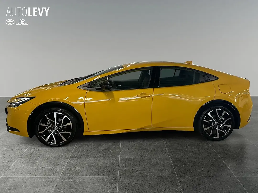 Toyota Prius Prestige - Thumbnail 3