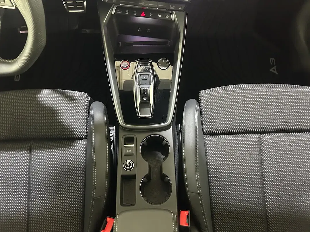 Audi S3 TFSI S tronic quattro - Thumbnail 12