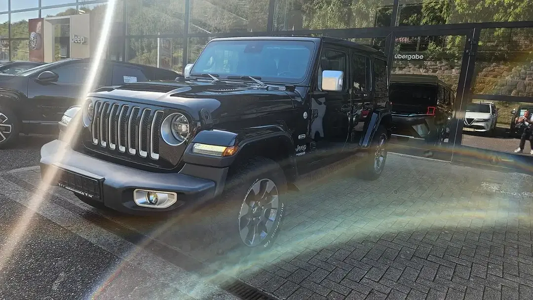 Jeep Wrangler Unlimited Sahara Softtop - foto 1