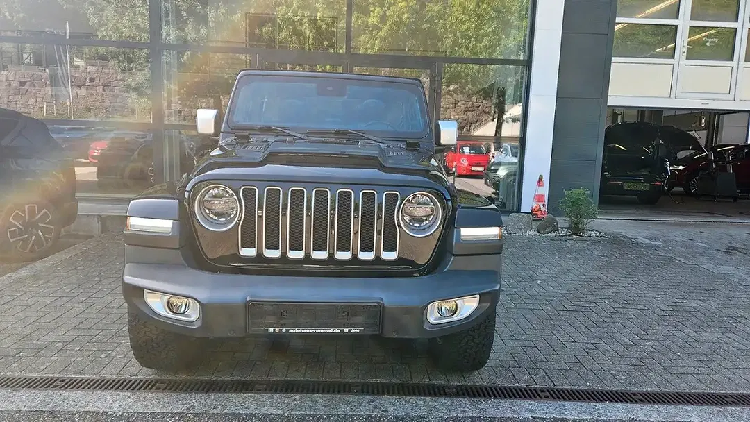 Jeep Wrangler Unlimited Sahara Softtop - foto 2