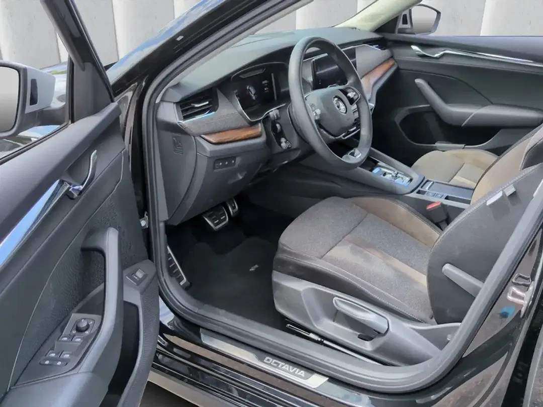 Skoda Octavia 1.5 eTSI Scout - Thumbnail 4