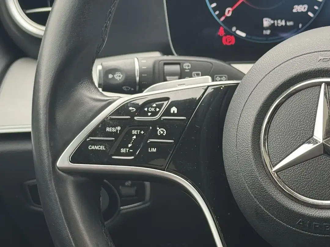 Mercedes-Benz E 220 AMG Night - Thumbnail 13