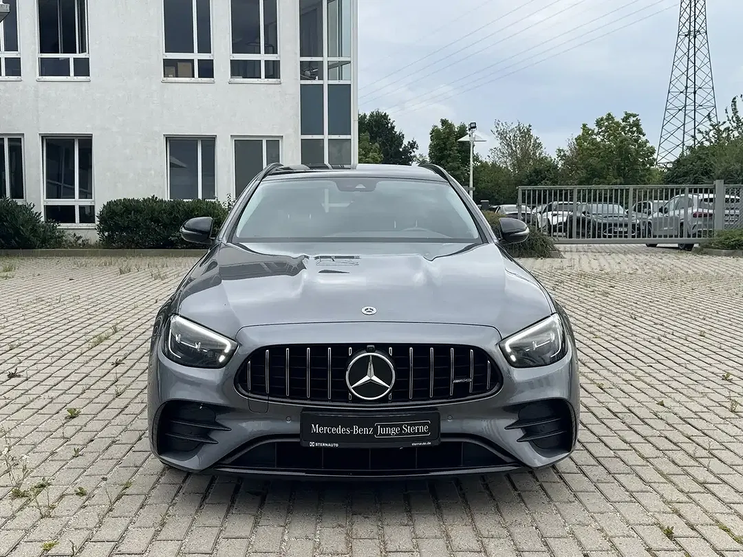 Mercedes-Benz E 220 AMG Night - Thumbnail 1
