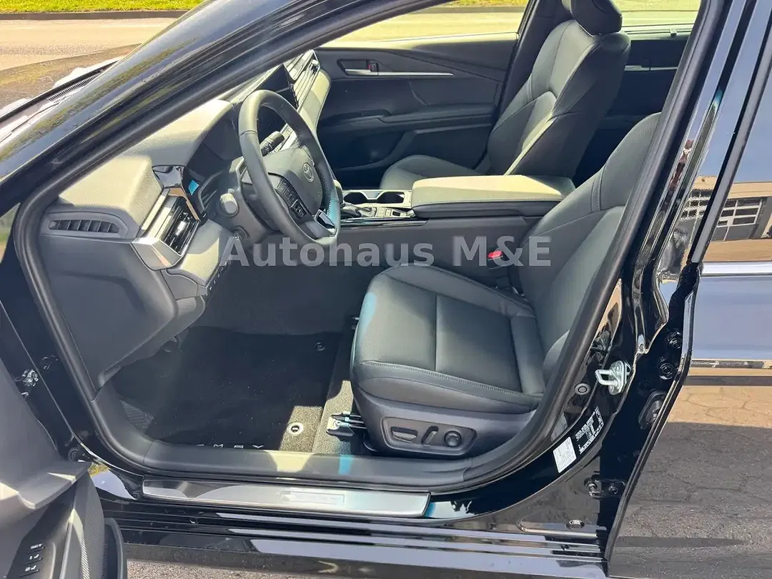 Toyota Camry Hybrid - foto 15