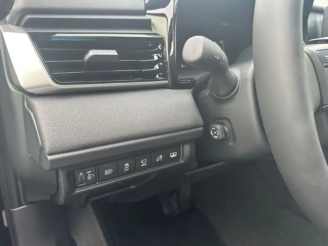 Toyota Camry Hybrid - Thumbnail 7