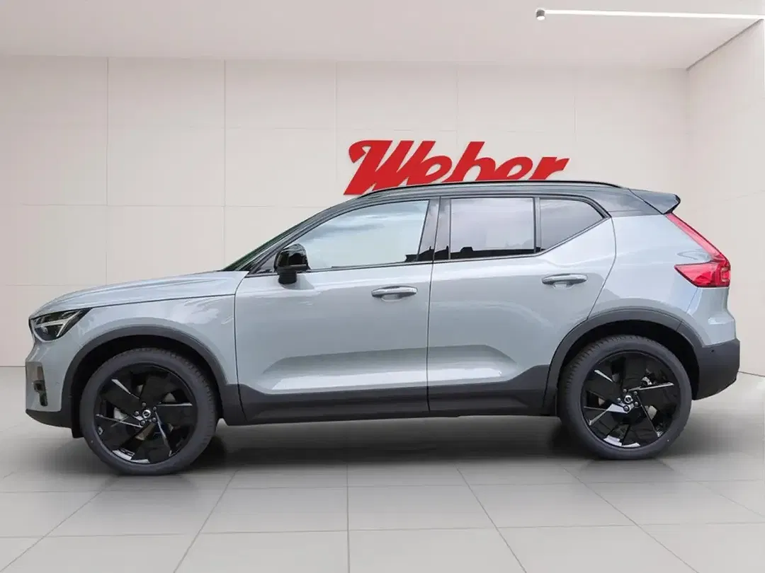 Volvo XC40 B3 Ultra Black Edition - Thumbnail 3