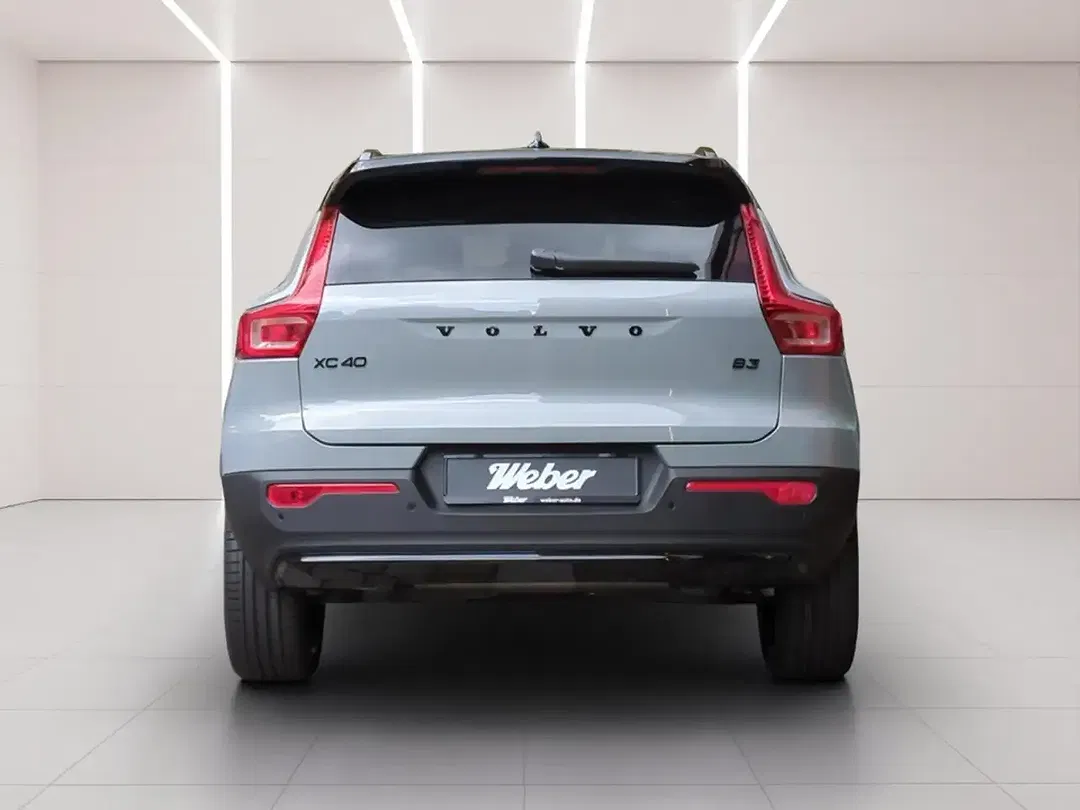 Volvo XC40 B3 Ultra Black Edition - Thumbnail 5