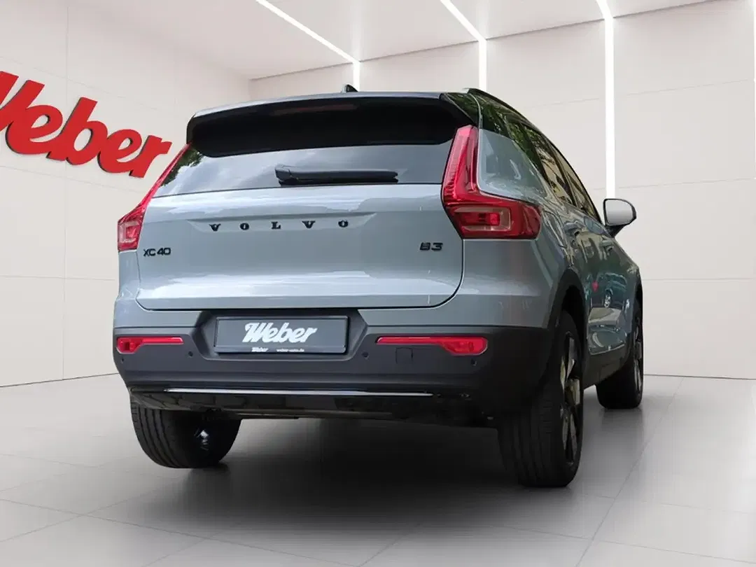 Volvo XC40 B3 Ultra Black Edition - Thumbnail 6
