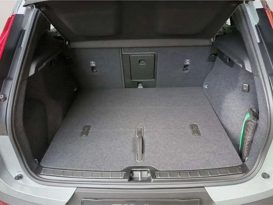 Volvo XC40 B3 Ultra Black Edition - Thumbnail 9