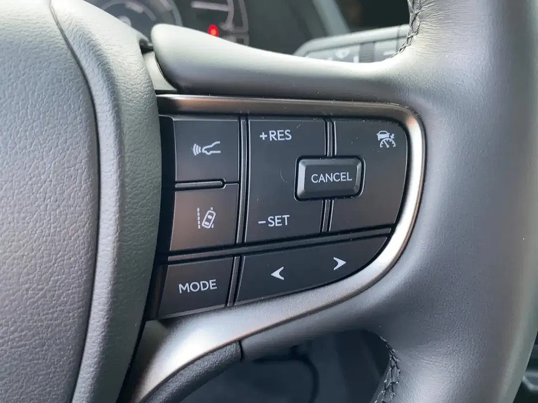 Lexus UX 250h Style Edition - Thumbnail 18