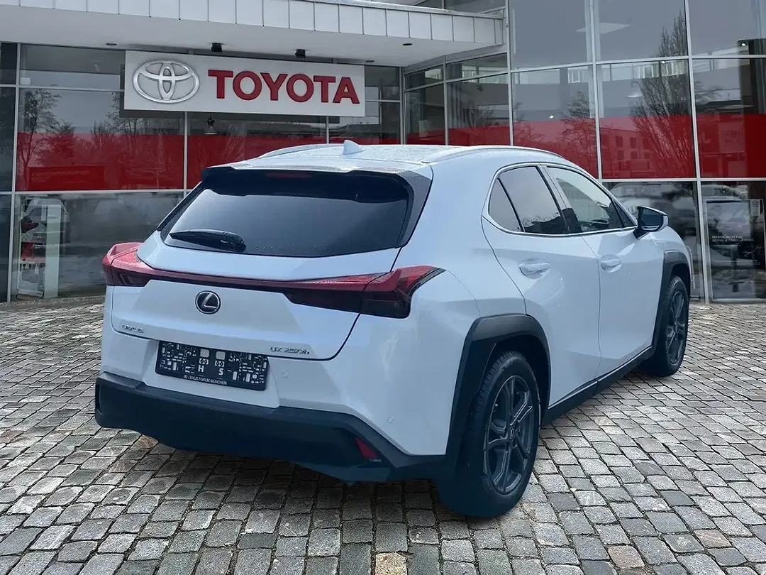 Lexus UX 250h Style Edition - Thumbnail 4