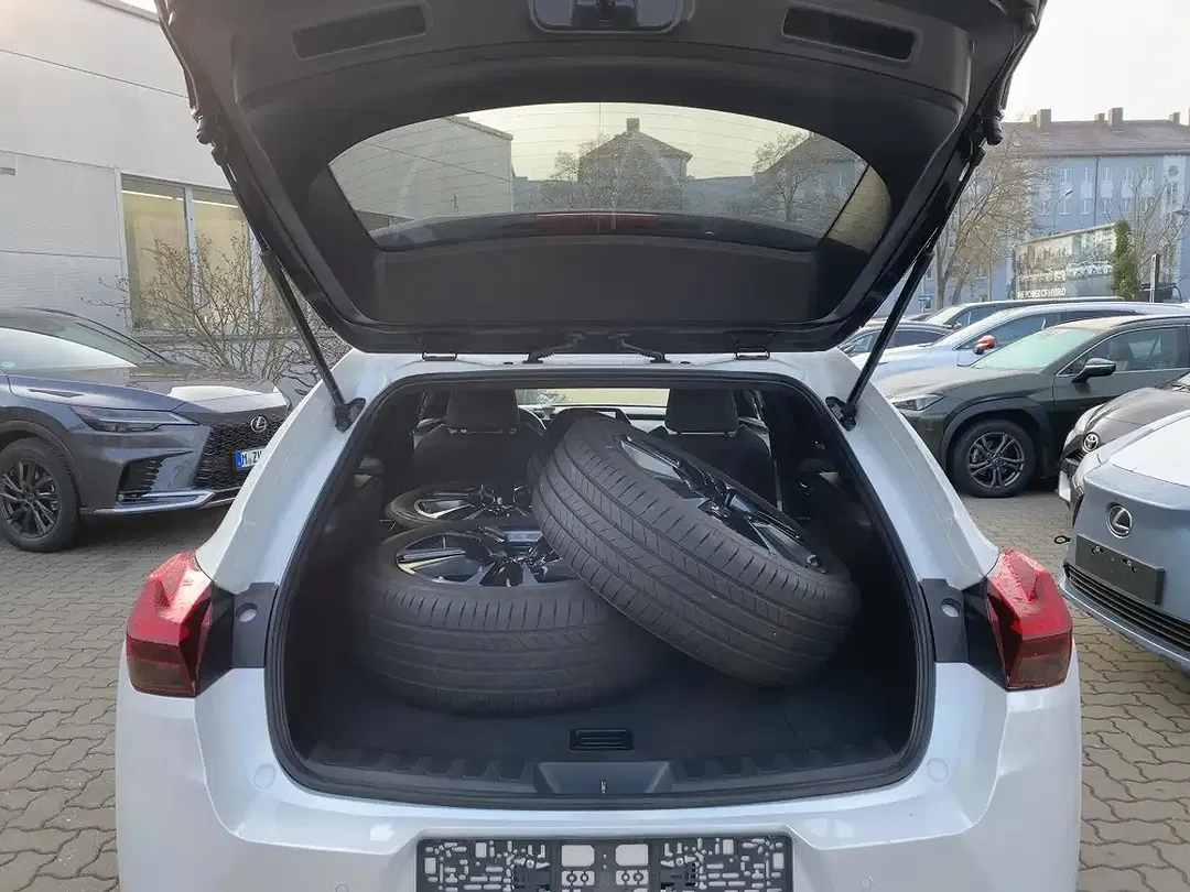 Lexus UX 250h Style Edition - Thumbnail 7