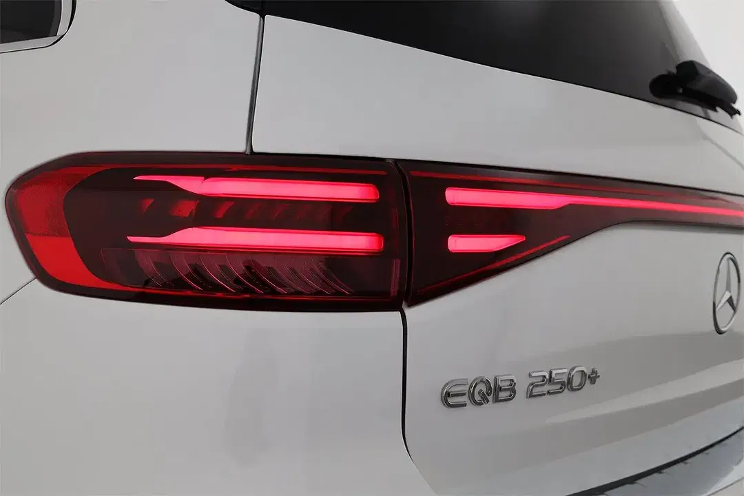 Mercedes-Benz EQB 250 - Thumbnail 9