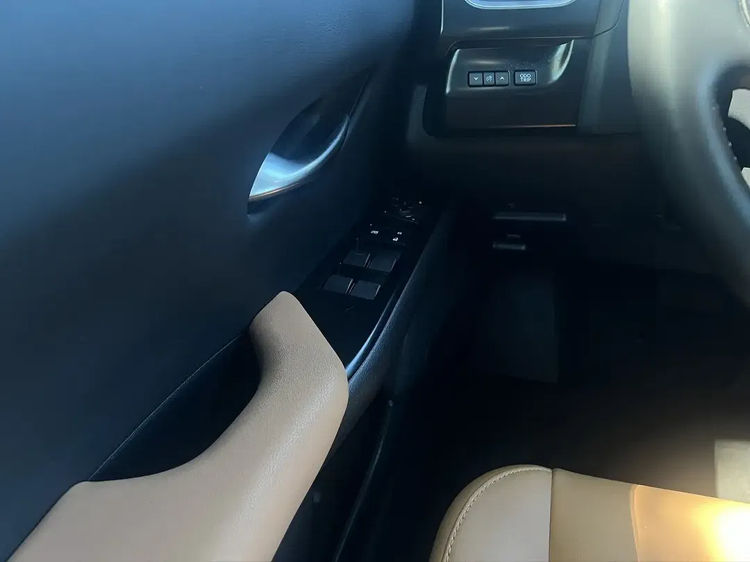 Lexus UX 250h F SPORT Design - Thumbnail 12