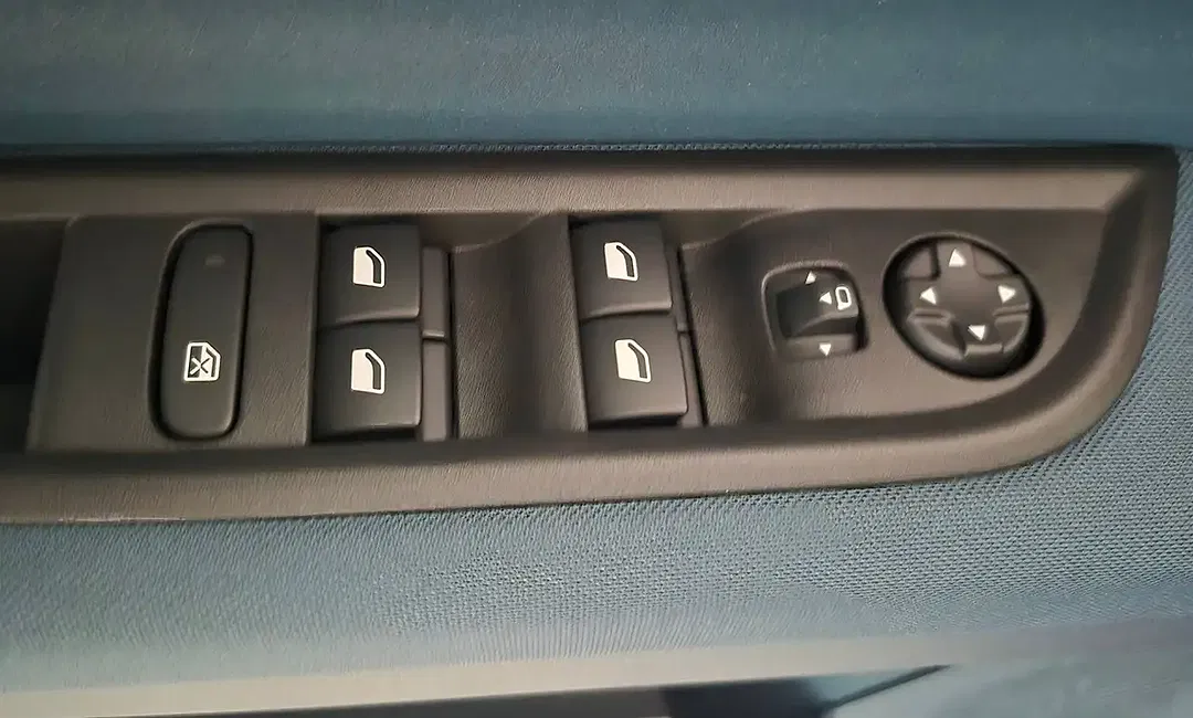 Fiat Grande Panda 1.2 Hybrid La Prima - Thumbnail 6
