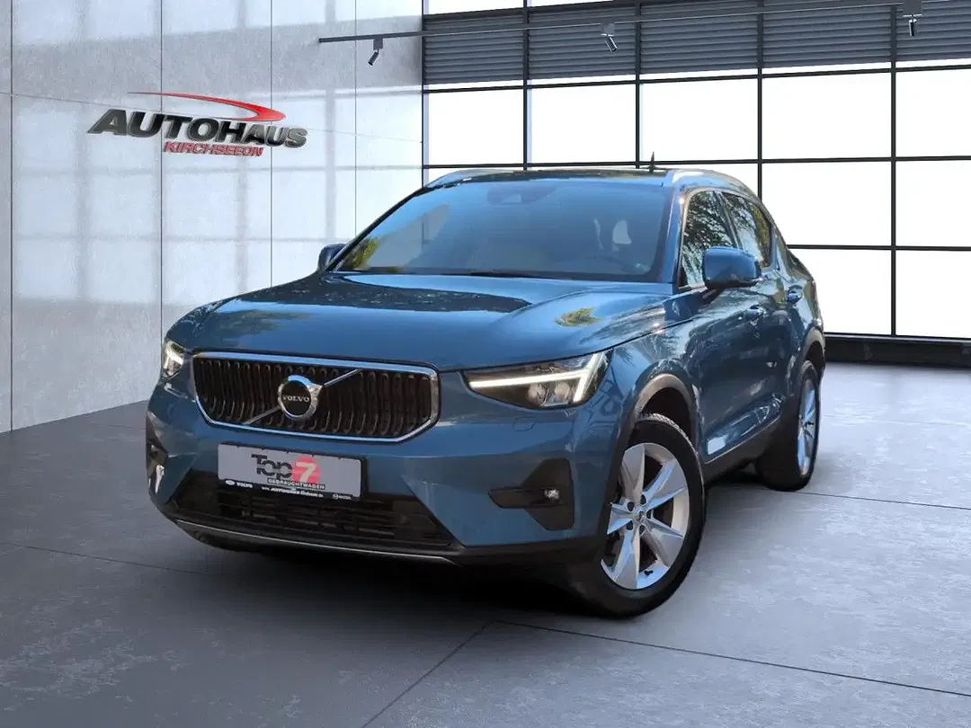 Volvo XC40 T2 AUT Core - Thumbnail 1