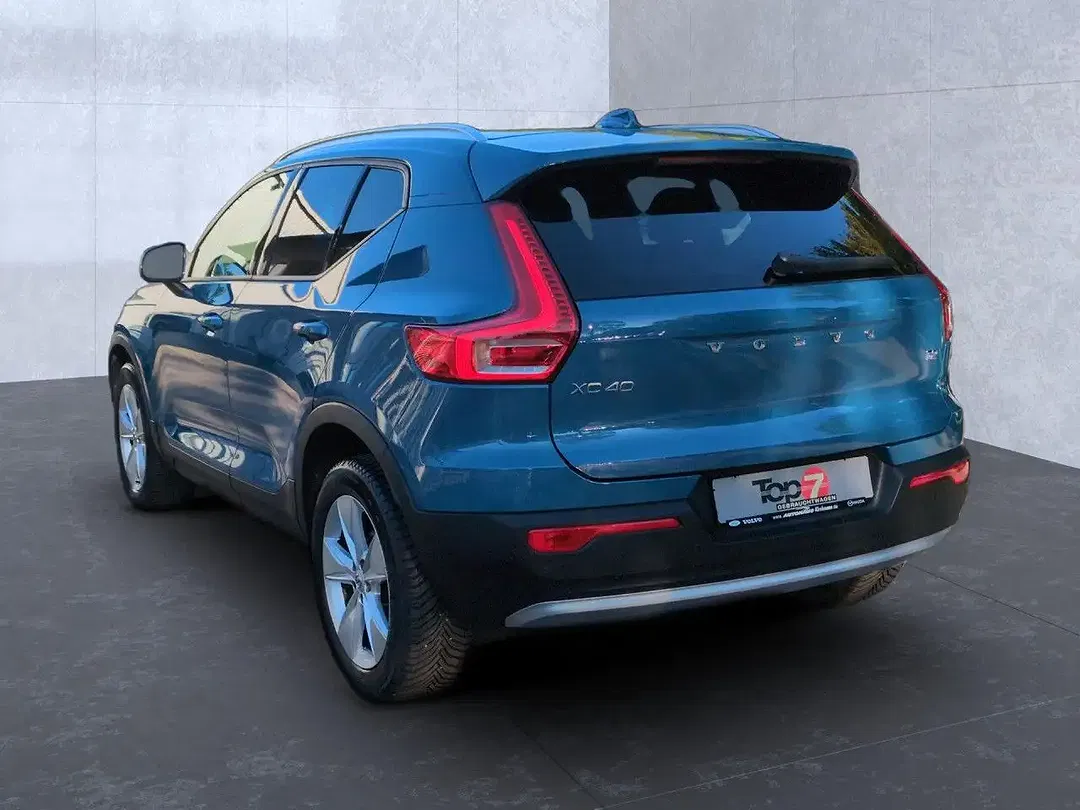 Volvo XC40 T2 AUT Core - Thumbnail 2