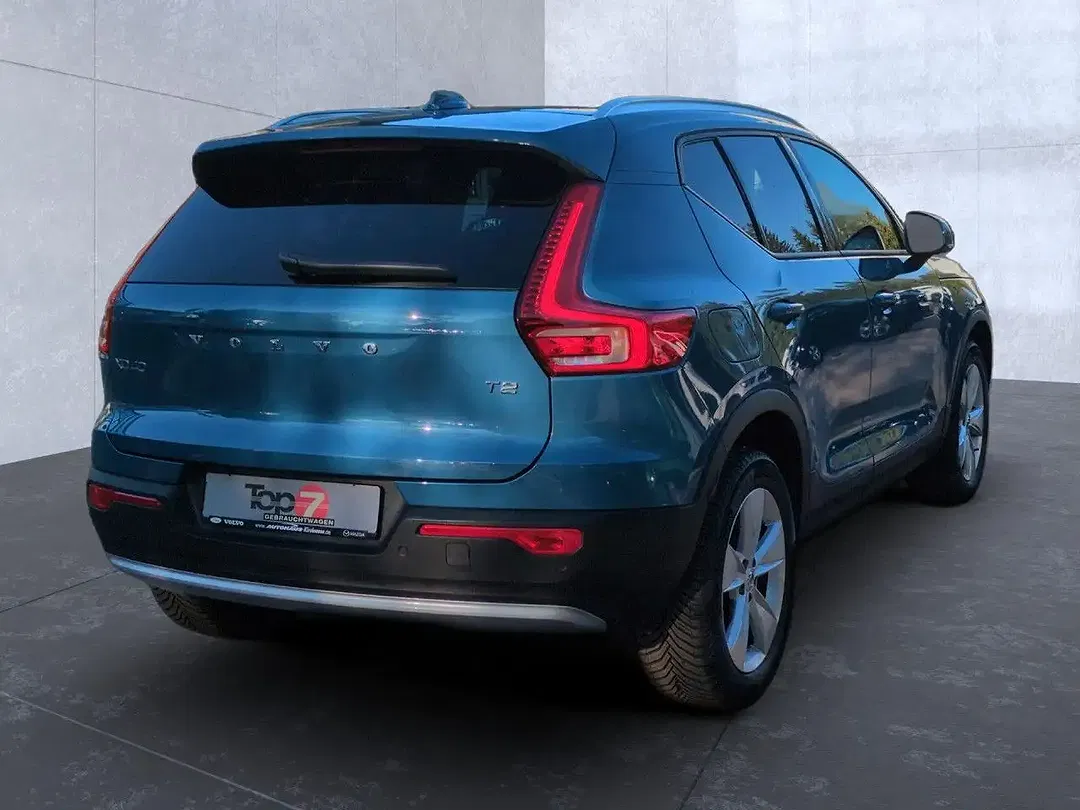 Volvo XC40 T2 AUT Core - Thumbnail 3