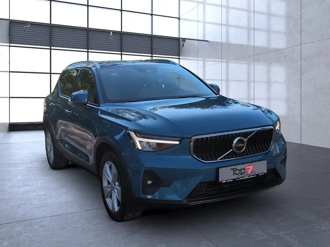 Volvo XC40 T2 AUT Core - Thumbnail 4