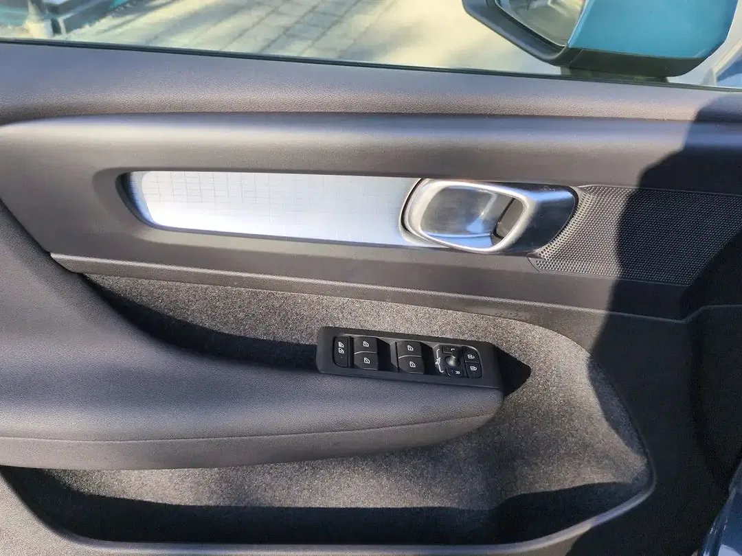 Volvo XC40 T2 AUT Core - Thumbnail 8
