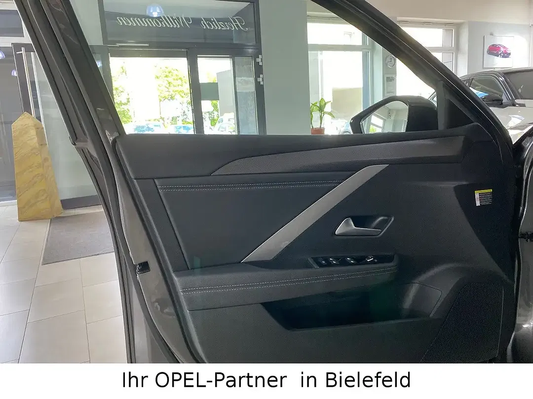 Opel Astra PHEV Hybrid - Thumbnail 10