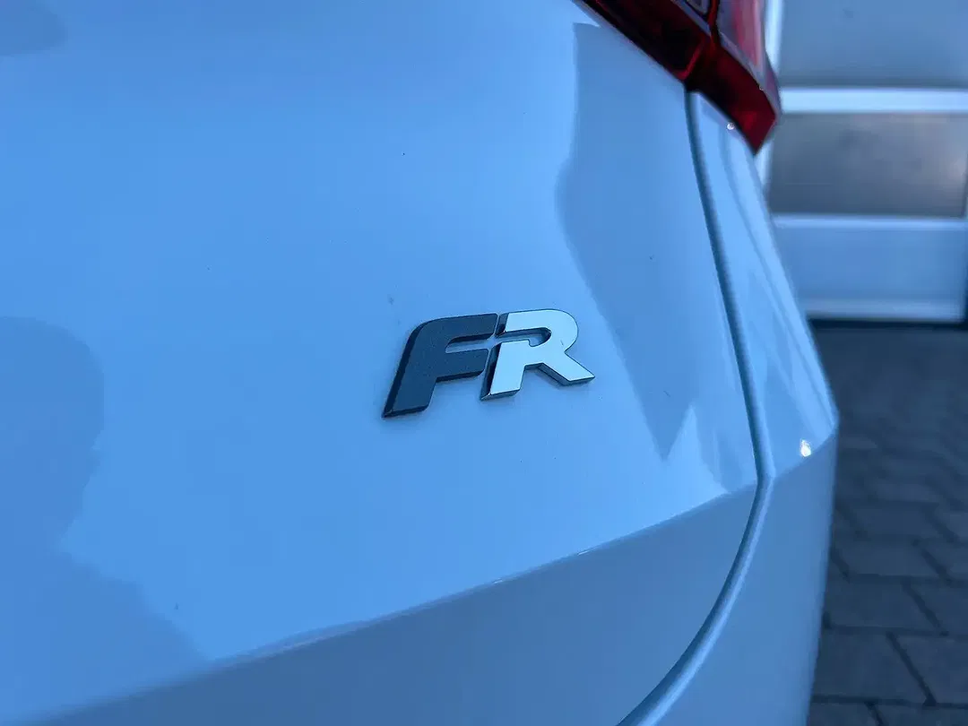SEAT Leon 1.5 eTSI DSG FR - Thumbnail 13