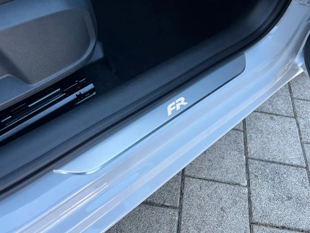 SEAT Leon 1.5 eTSI DSG FR - Thumbnail 7