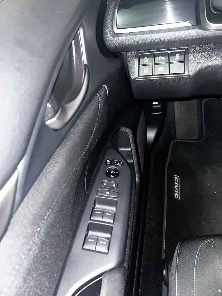 Honda Civic 1.0 VTEC Turbo Elegance - Thumbnail 14