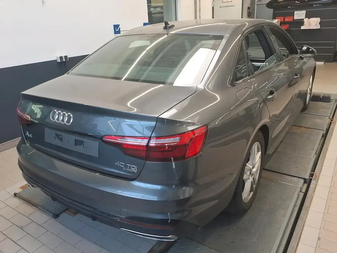 Audi A4 S line - Thumbnail 6