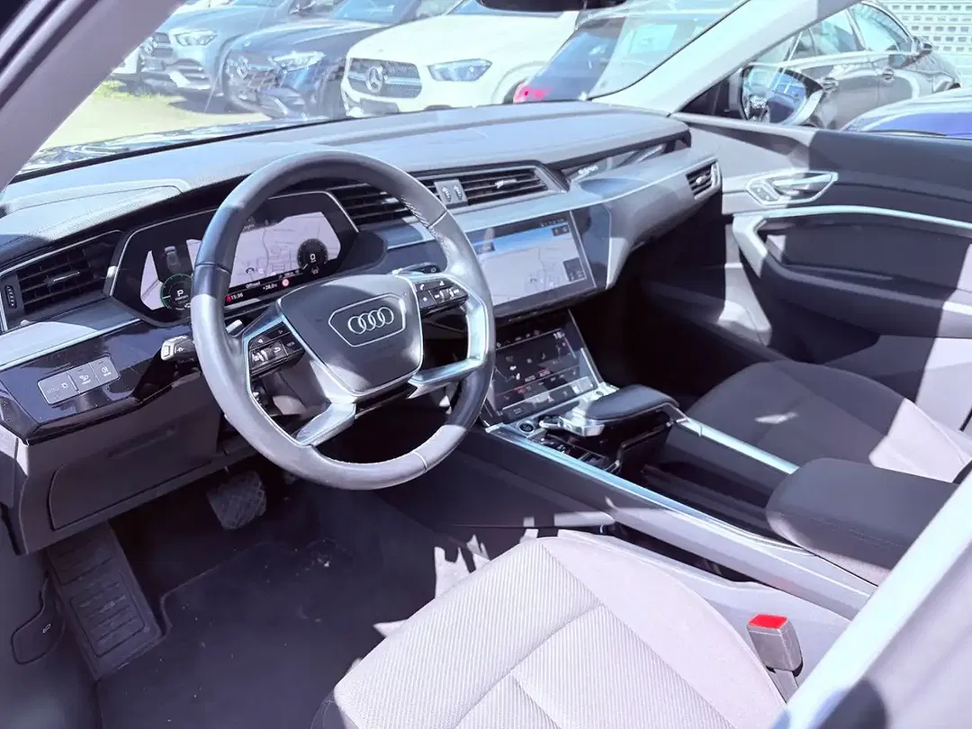 Audi e-tron 50 - foto 11