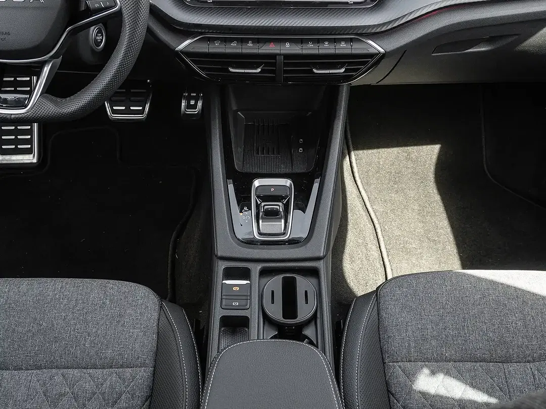 Skoda Octavia 2.0 TDI Combi Sportline - Thumbnail 14