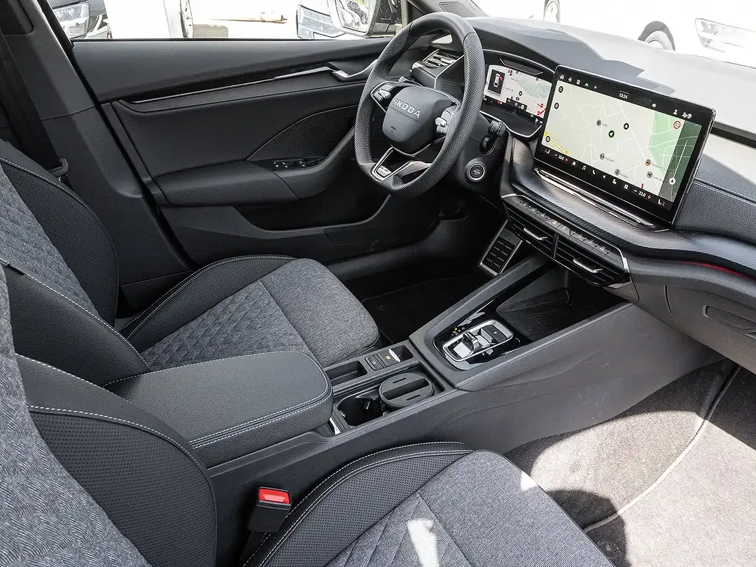 Skoda Octavia 2.0 TDI Combi Sportline - Thumbnail 8