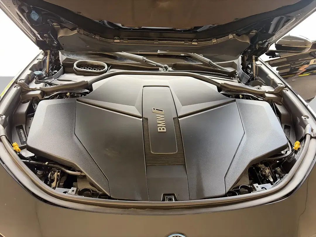 BMW i7 xDrive - Thumbnail 12