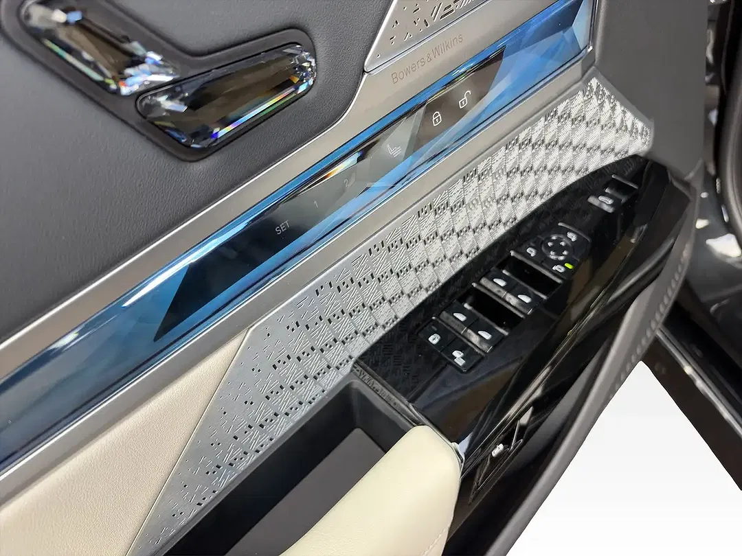 BMW i7 xDrive - Thumbnail 14
