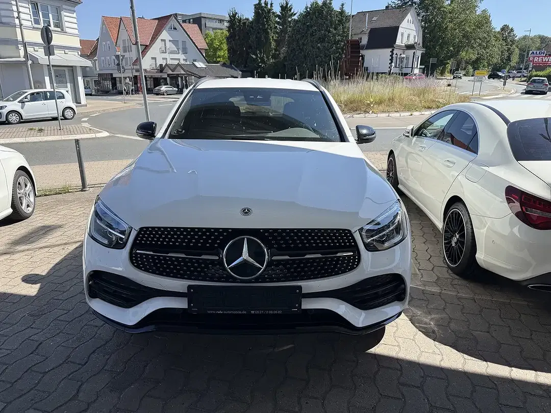 Mercedes-Benz GLC 300 Hybrid 4MATIC AMG Line - Thumbnail 1