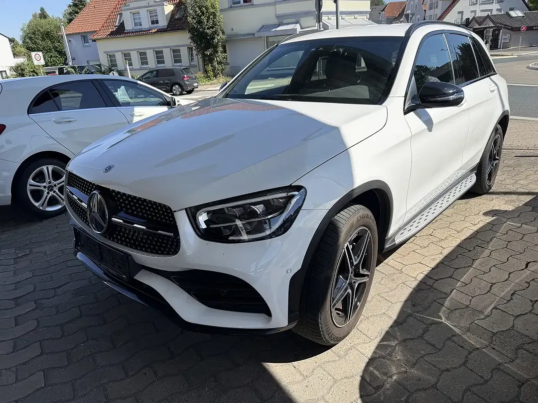 Mercedes-Benz GLC 300 Hybrid 4MATIC AMG Line - Thumbnail 2