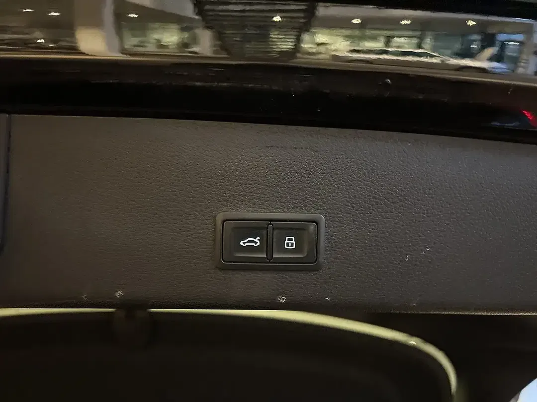 Audi Q8 55 e-tron quattro S line - Thumbnail 13